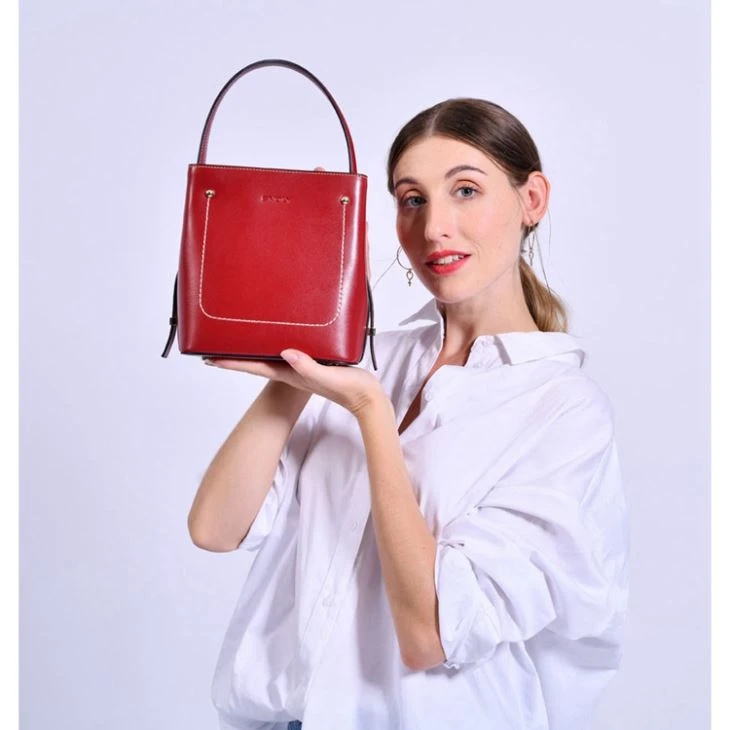 Crossbody -laukku puhelimeen